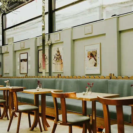 Hotel Bazaar Tirana