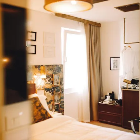 Bazaar Hotel Tirana