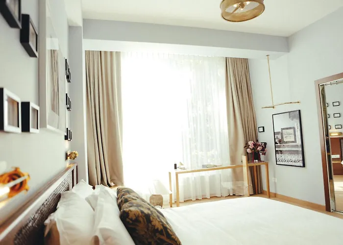 Bazaar 4* تيرانا